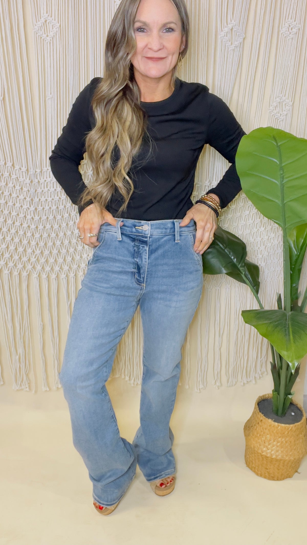 1-12695 SNEAK PEEK JEANS-Jeans-Broken Boutique-Palestine-TX